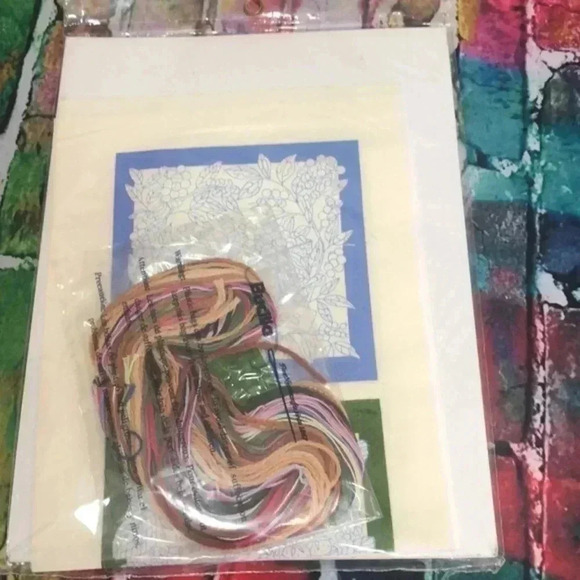 Bucilla crewel Trio of Berries cross stitch‎ stamped crewel fabric 8inX22in - Picture 9 of 9